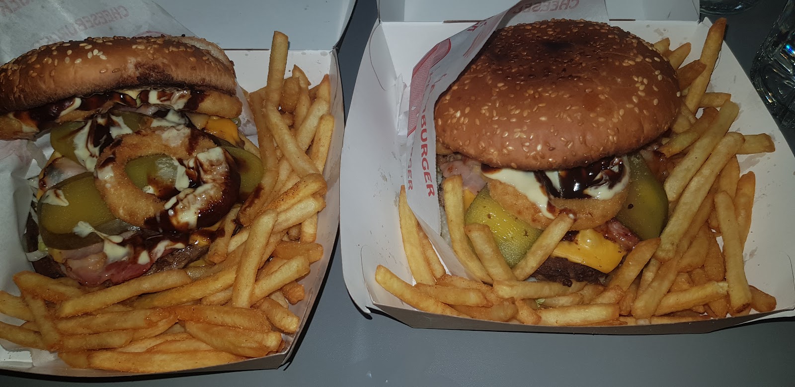 Burgery z frytkami
